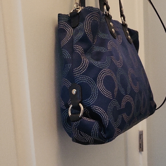 Coach Dark Blue and Tan Signature  Patterned Shoulder Bag Crossbody F20049 - Picture 4 of 14